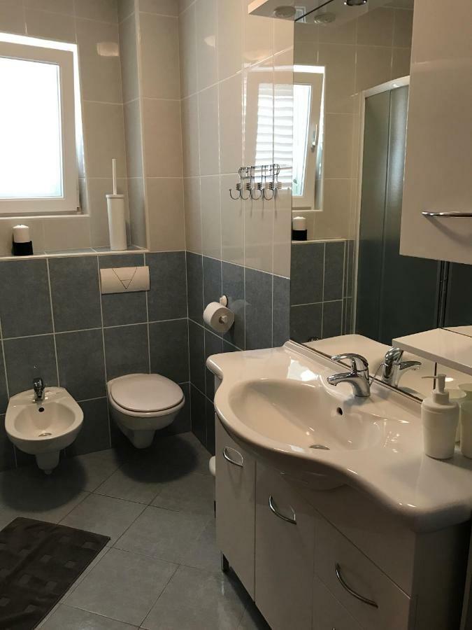 Apartments Gazebo Трогір Екстер'єр фото