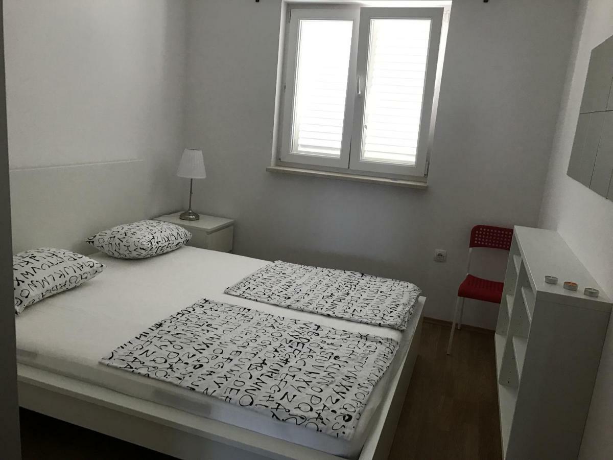 Apartments Gazebo Трогір Екстер'єр фото